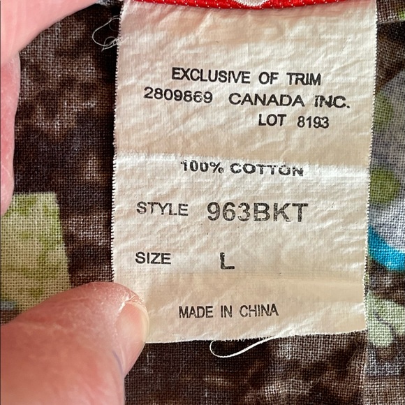 White Cross Brand Scrub Top, Turtle Scrubs, Size Large, tie waist - Picture 4 of 15